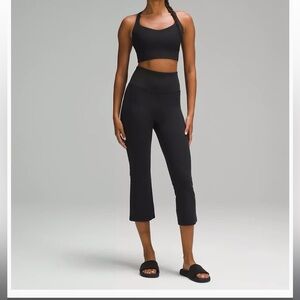 Groove Super-High-Rise Crop 23" Flare Pants LN size 2